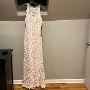 Tadashi Shoji Wedding Dress -tags on